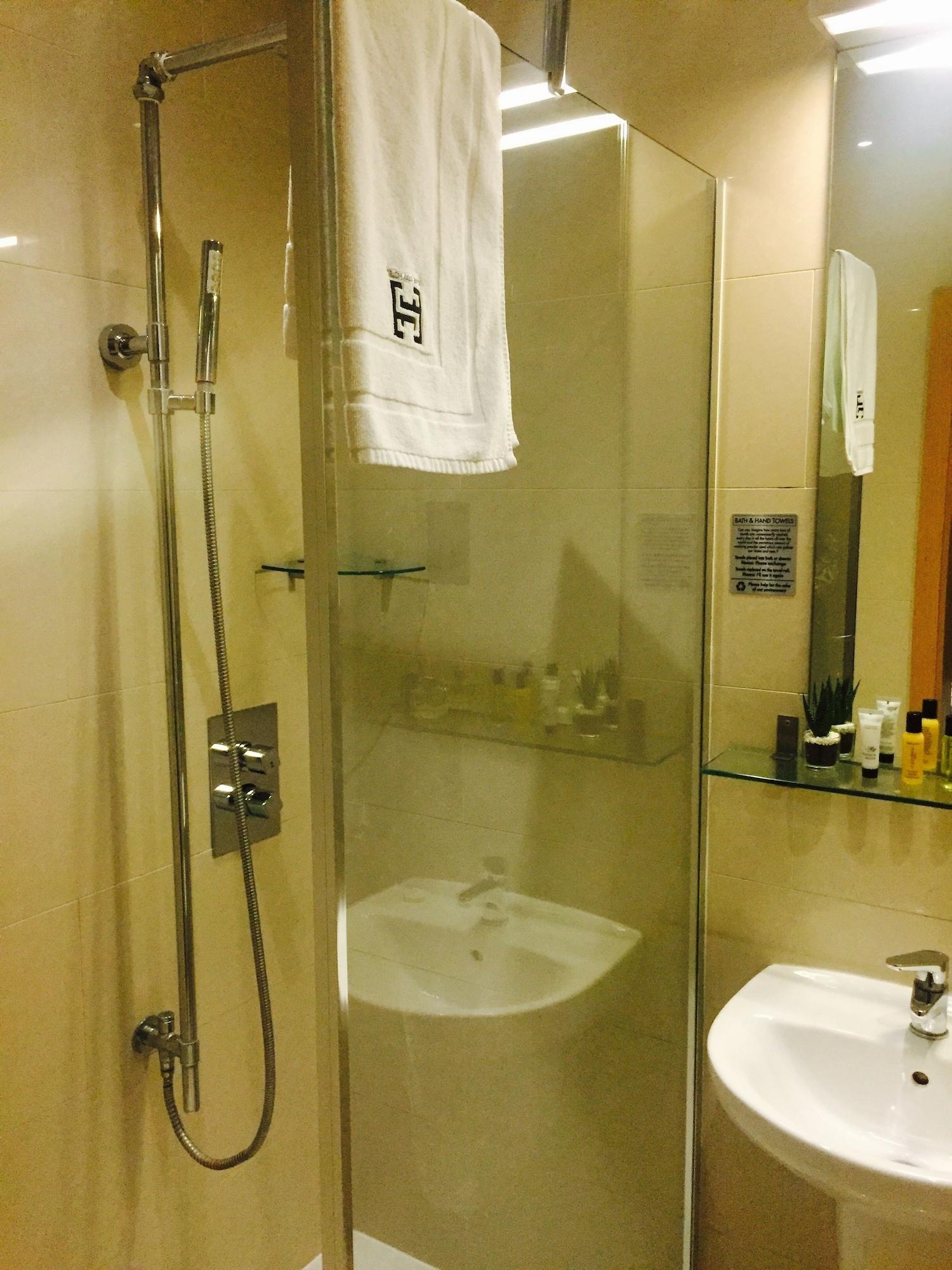 Homestay Hotel Heathrow Hounslow Exterior foto