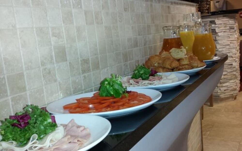 Homestay Hotel Heathrow Hounslow Exterior foto