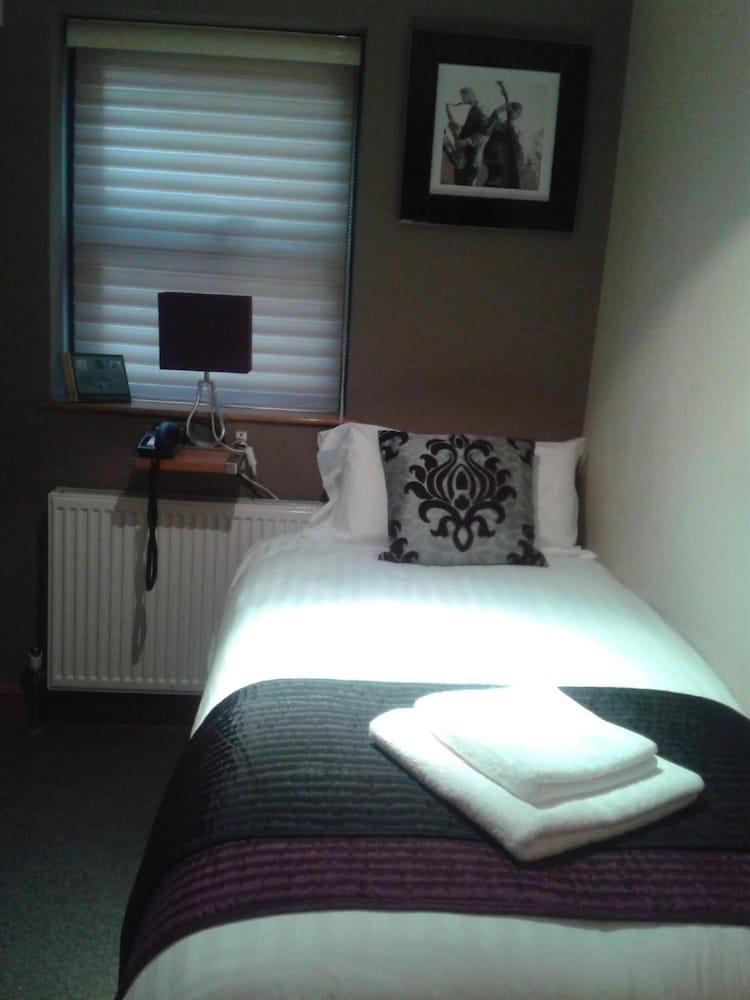 Homestay Hotel Heathrow Hounslow Exterior foto