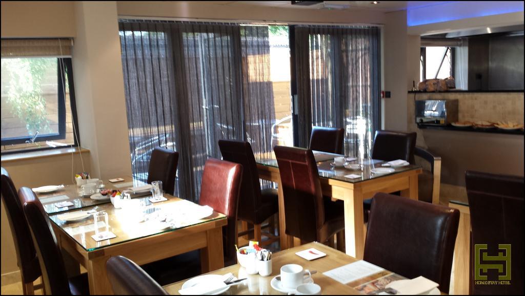 Homestay Hotel Heathrow Hounslow Exterior foto