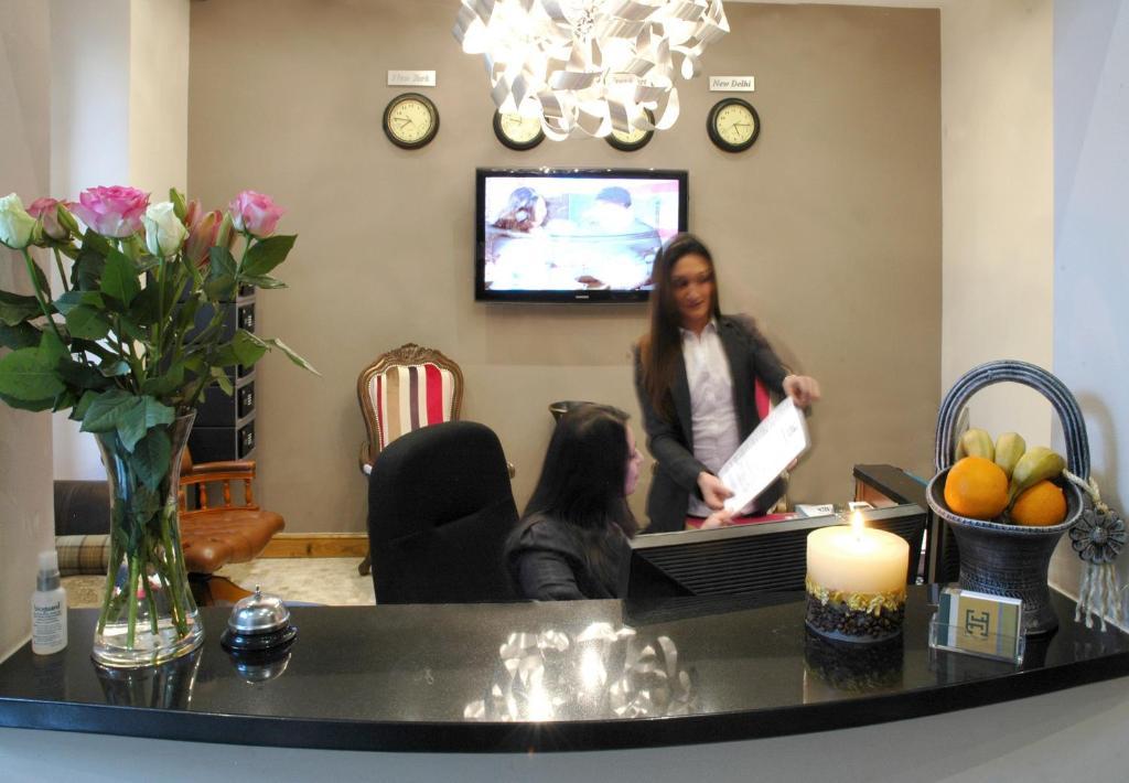 Homestay Hotel Heathrow Hounslow Exterior foto