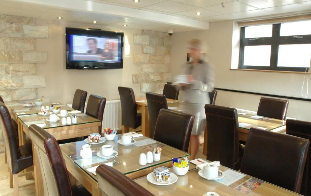Homestay Hotel Heathrow Hounslow Exterior foto