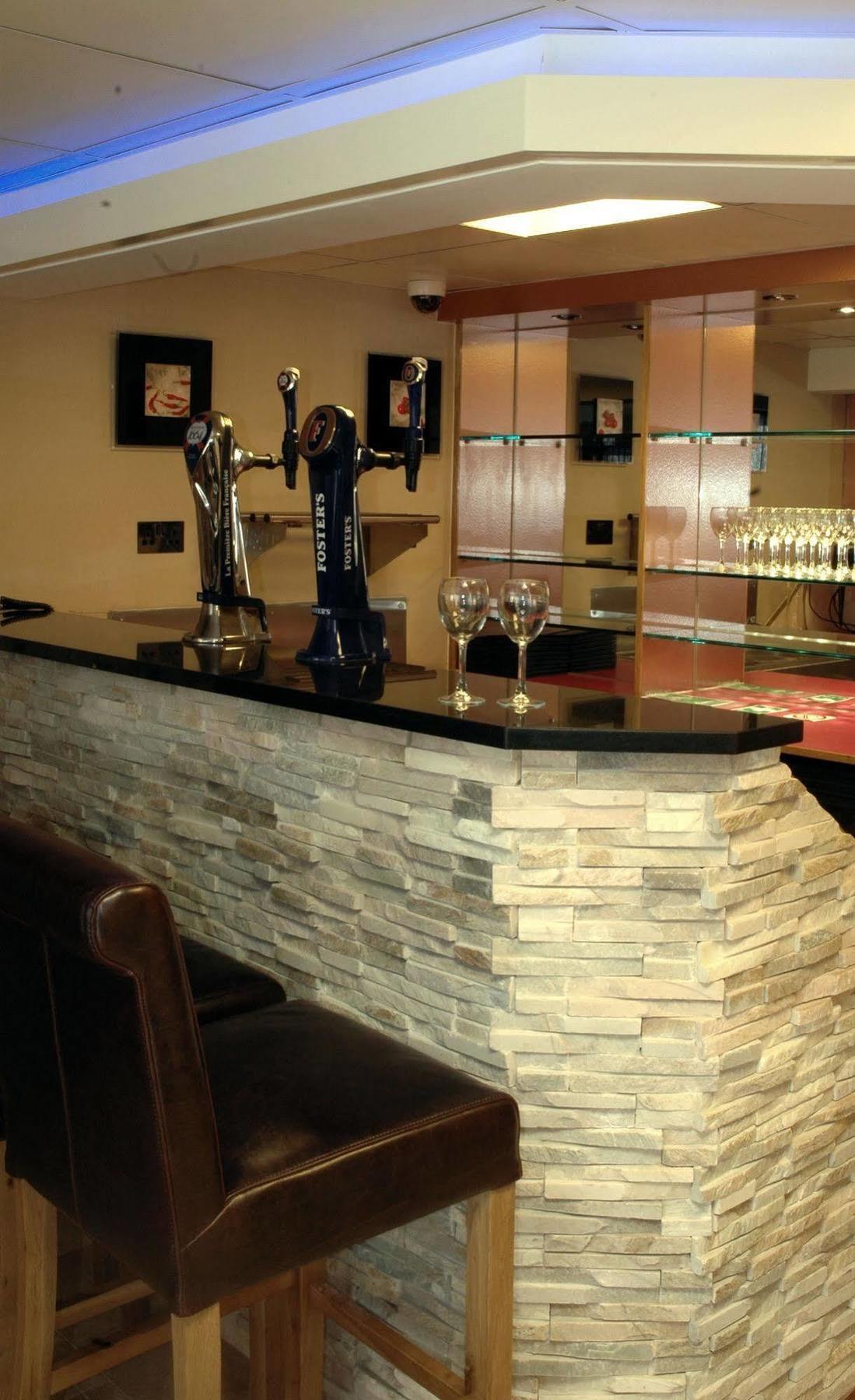 Homestay Hotel Heathrow Hounslow Exterior foto