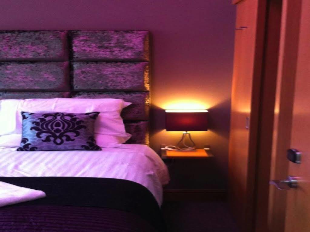 Homestay Hotel Heathrow Hounslow Exterior foto