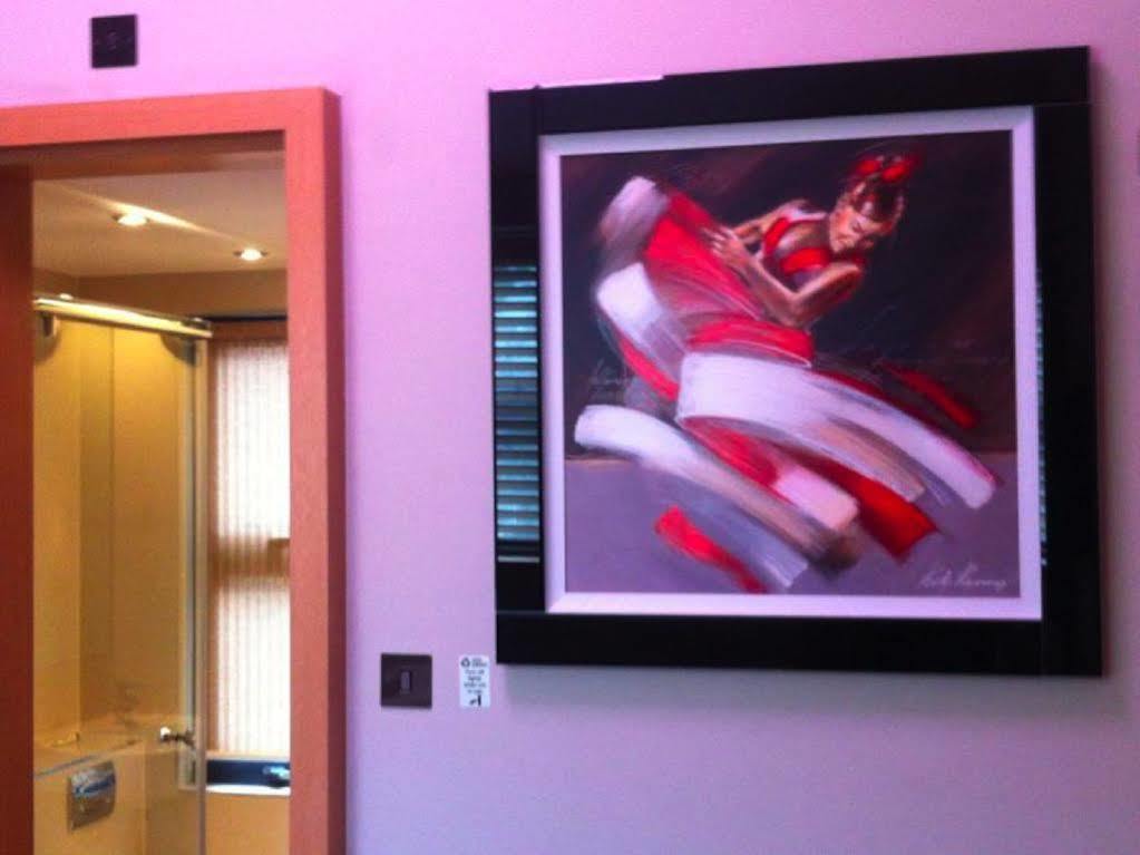 Homestay Hotel Heathrow Hounslow Exterior foto